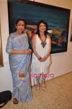Asha Bhosle at Madhuri Badhuri art exhibition in Kalaghoda on 8th June 2011 (31).JPG